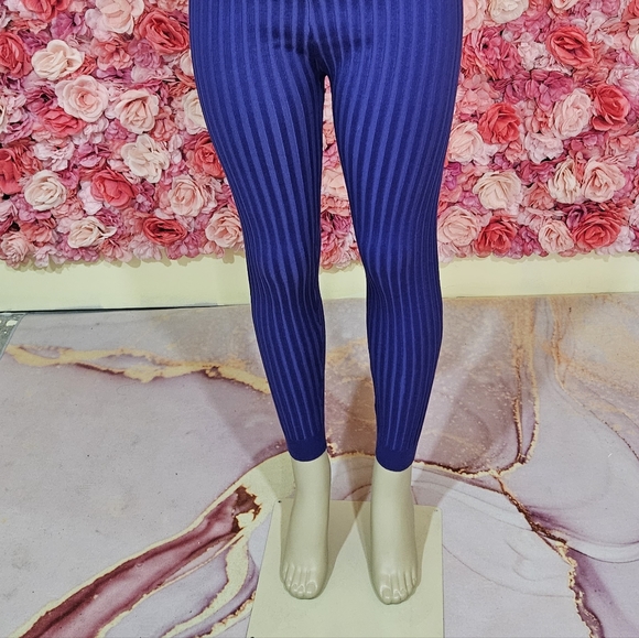 Two-piece Set(Purple)(NWT) - Picture 8 of 11